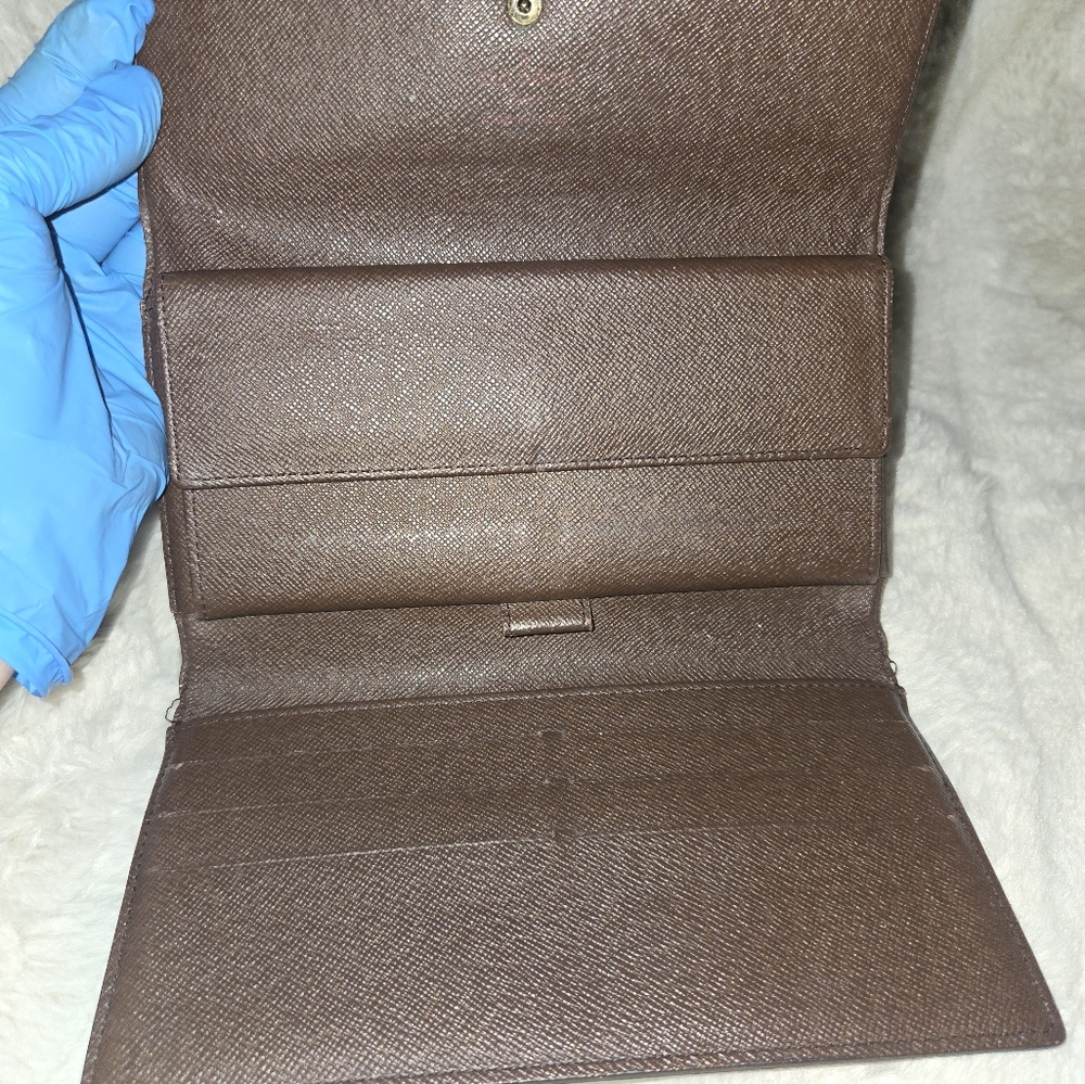 🤎 Louis Vuitton Damier Ebene Sarah Wallet 🤎 - Picture 14 of 14